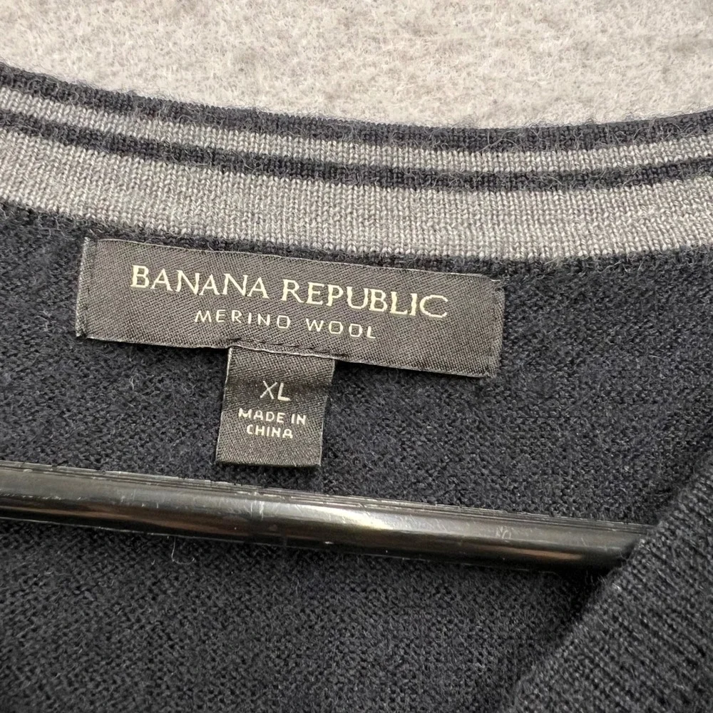 Banana Republic Mens XL Black 100% Merino Wool Crew Neck Lightweight Sweater